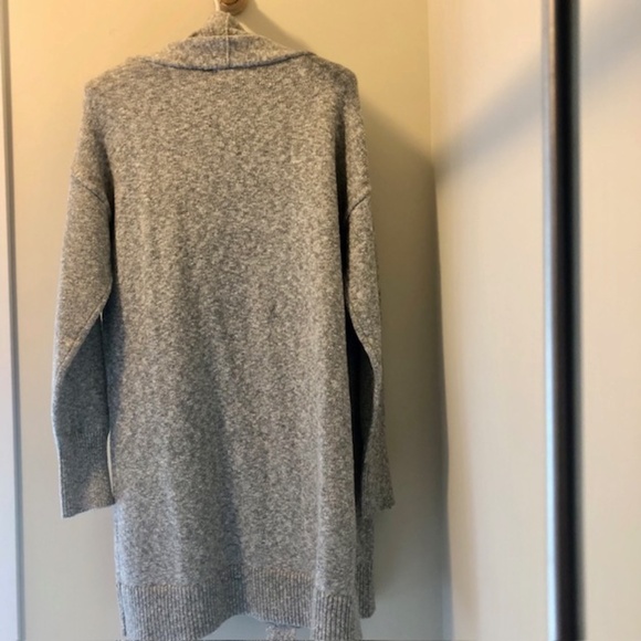 Eddie Bauer Dreamknit Women’s Sweater Wrap – Gray – Size XS/S – NWT - Picture 4 of 4